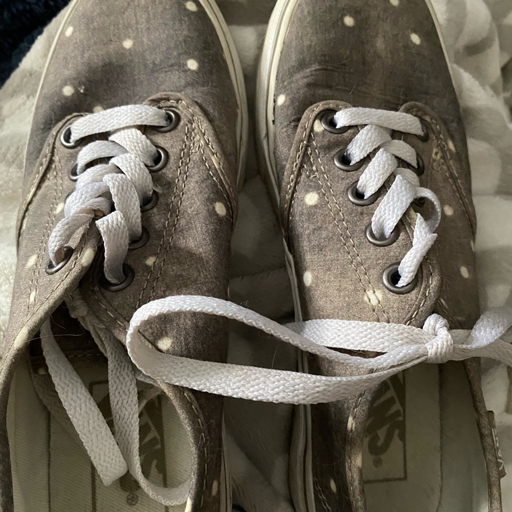 Vans Off The Wall Tan/White Polka Dot Low Top Lace Up Shoes. Women's